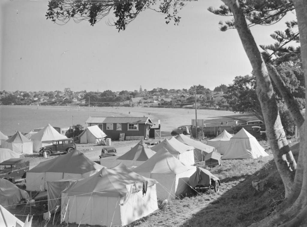 The way the Takapuna Camping Ground was in its early use, before the advent of the Harbour Bridge and when the North Shore was a holiday destination for Aucklanders. © SW